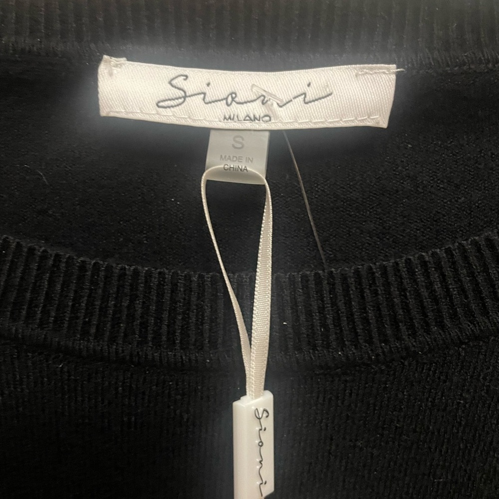 Sioni Black Sweater with Sequin Sleeves - Picture 3 of 4